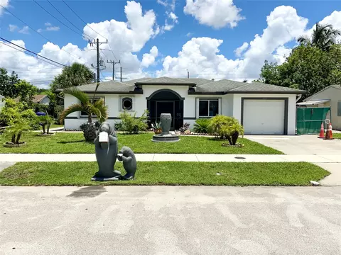 6221 SW 15th Ct, Pompano Beach, FL 33068
