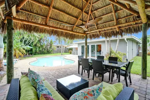 421 NW 37th St, Oakland Park, FL 33309