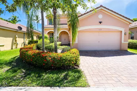 1112 Chinaberry Dr, Weston, FL 33327