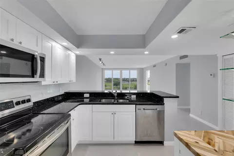 3090 N Course Dr #609, Pompano Beach, FL 33069
