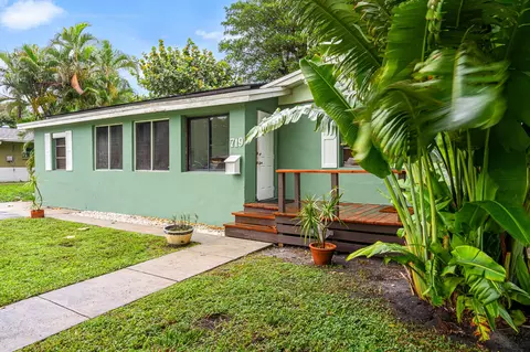 719 NE 36th St, Oakland Park, FL 33334