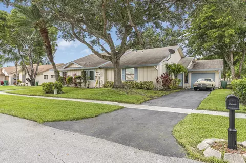 7826 NW 60 St, Tamarac, FL 33321