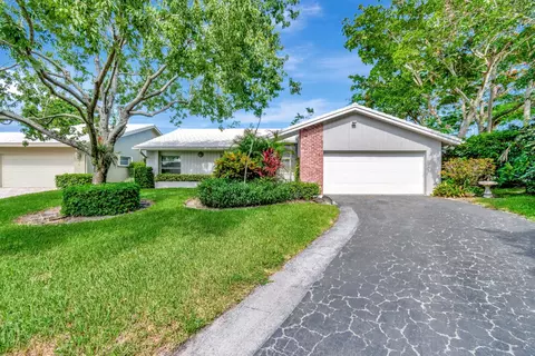 22390 Cameo Dr, Boca Raton, FL 33433