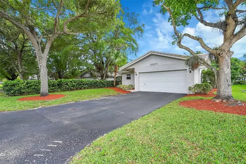 8809 NW 21st Ct, Coral Springs, FL 33071
