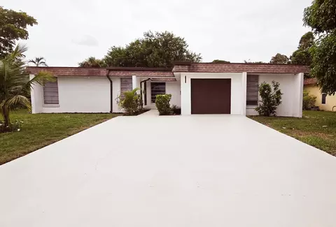 6411 NW 72nd Ave, Tamarac, FL 33321
