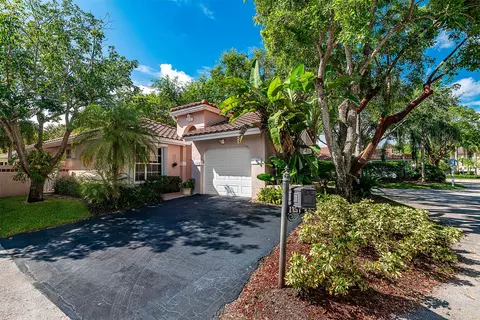1357 Seagrape Cir, Weston, FL 33326