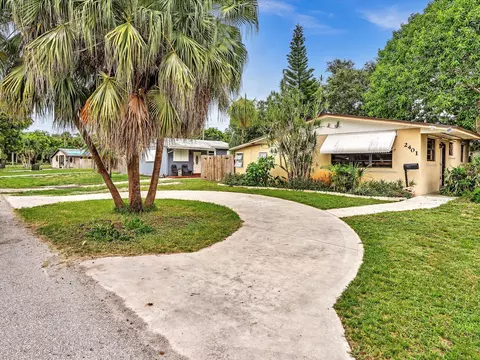 2401 N 61st Ter, Hollywood, FL 33024