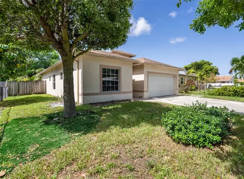 2956 NW 6th Ct, Pompano Beach, FL 33069