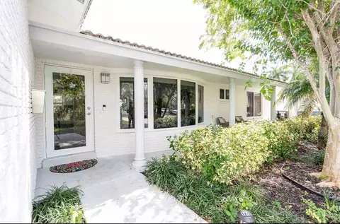 5910 NE 14th Ln, Fort Lauderdale, FL 33334