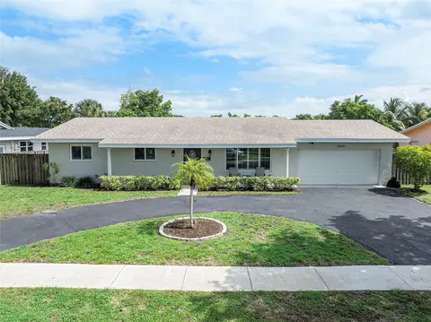 7400 NW 15th St, Plantation, FL 33313