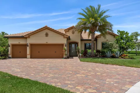 11625 Sally Ann Dr, Palm Beach Gardens, FL 33412