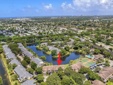 2084 E Discovery Cir, Deerfield Beach, FL 33442