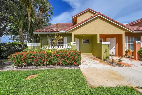 300 SE 23rd Ave, Boynton Beach, FL 33435