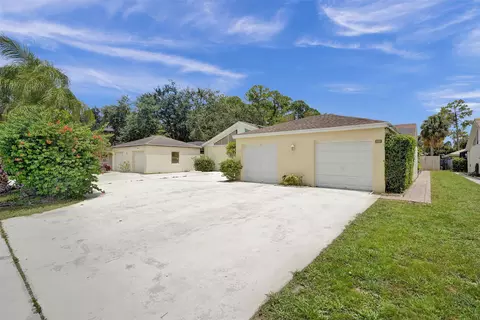 1353 Periwinkle Pl, Wellington, FL 33414