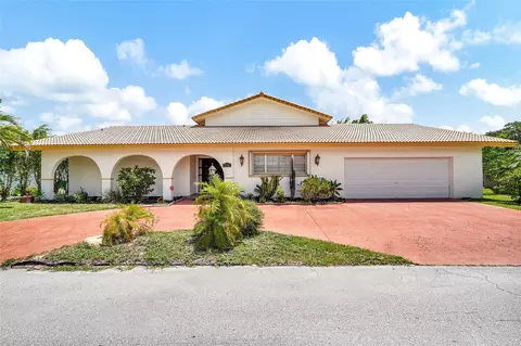 5710 S Travelers Palm Ln, Tamarac, FL 33319