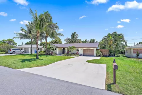 10 Pineview Rd, Jupiter, FL 33469 photo 2