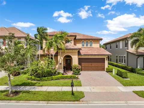 8915 Watercrest Cir W, Parkland, FL 33076