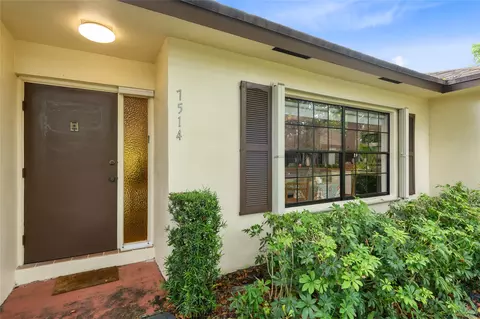 7514 Nova Dr #8, Fort Lauderdale, FL 33317