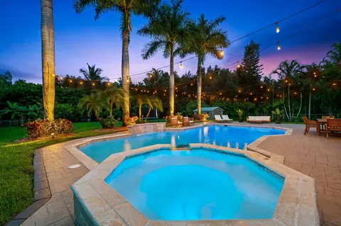 5800 SW 199th Ave, Fort Lauderdale, FL 33332