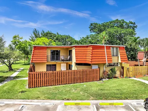 23006 Oxford Pl #D, Boca Raton, FL 33433