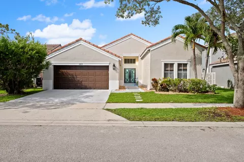 397 Carrington Dr, Weston, FL 33326