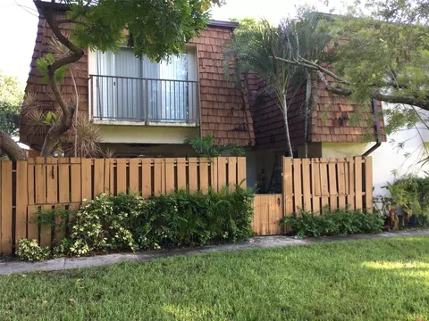 8940 SW 20th Pl #C-19, Davie, FL 33324