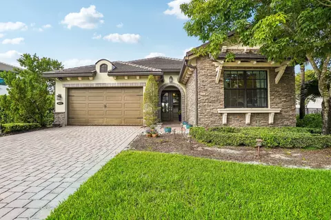 8412 Grand Prix Ln, Boynton Beach, FL 33472