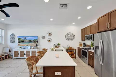 6921 Pines Cir, Coconut Creek, FL 33073