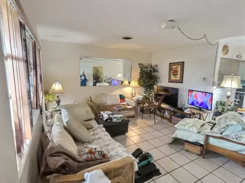 201 SW 70th Ter, Pembroke Pines, FL 33023