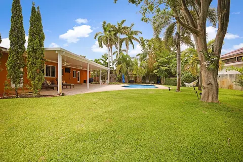 901 NE 3rd St, Pompano Beach, FL 33060