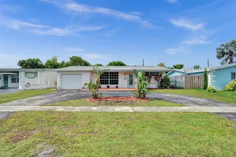 8511 NW 26th St, Sunrise, FL 33322