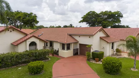 721 SW 113th Ter, Pembroke Pines, FL 33025