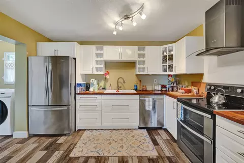 7180 SW 22nd Pl, Davie, FL 33317