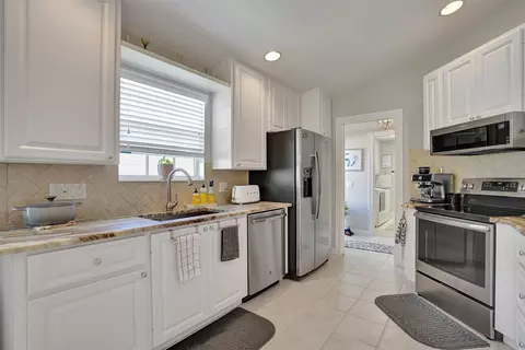 963 SW Tamarrow Pl, Stuart, FL 34997 photo 9