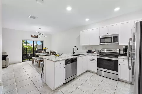 2726 NW 55th Ave, Margate, FL 33063