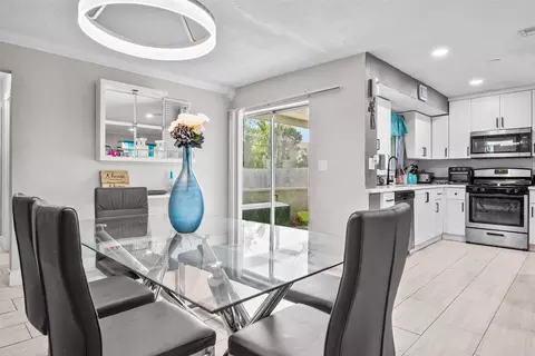 2701 E Sutton Dr, Miramar, FL 33025 photo 6