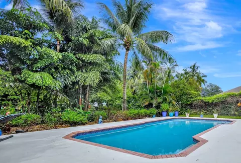 13821 Alexandria Ct, Davie, FL 33325