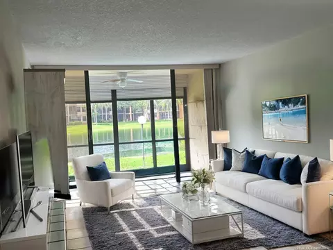 5609 Coral Lk #109, Margate, FL 33063