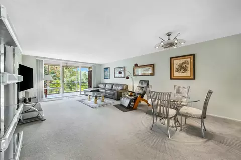 550 Oaks Ln #206, Pompano Beach, FL 33069