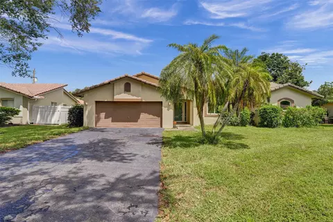 9825 NW 28th Pl, Coral Springs, FL 33065