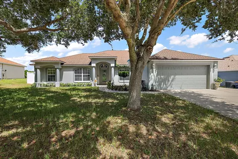 206 Magellan Cir, FL 34715