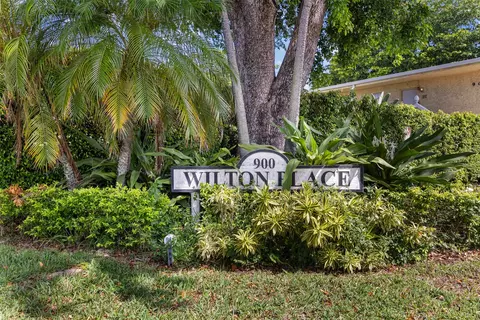 900 NE 26th St #9, Wilton Manors, FL 33305