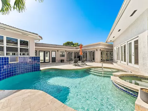 461 NW 35th St, Oakland Park, FL 33309