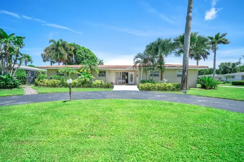 215 Entrada Dr, Hollywood, FL 33021
