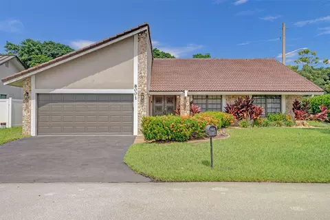 8001 NW 72nd St, Tamarac, FL 33321