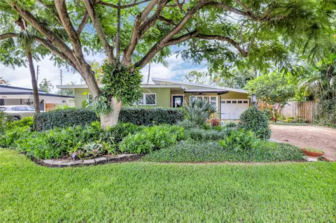 1716 NE 27th Dr, Wilton Manors, FL 33334