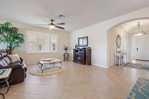 198 Umbrella Pl, Jupiter, FL 33458 photo 6
