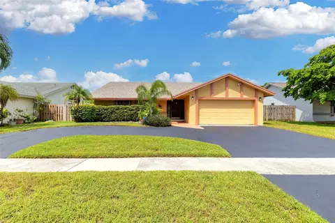 9541 NW 31st Pl, Sunrise, FL 33351