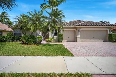 2702 W Abiaca Cir, Davie, FL 33328