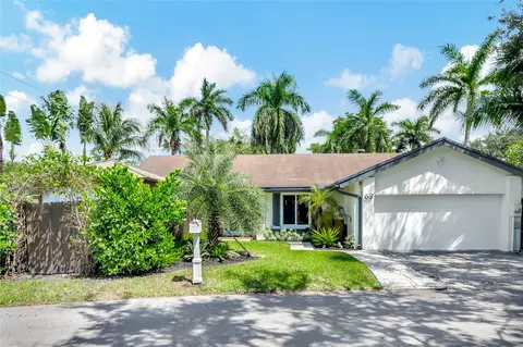 63 Forest Cir, Hollywood, FL 33026